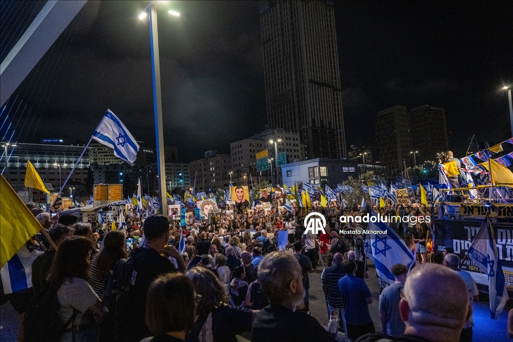 متظاهرون يتوجهون نحو منزل نتنياهو بالقدس للمطالبة بصفقة تبادل أسرى