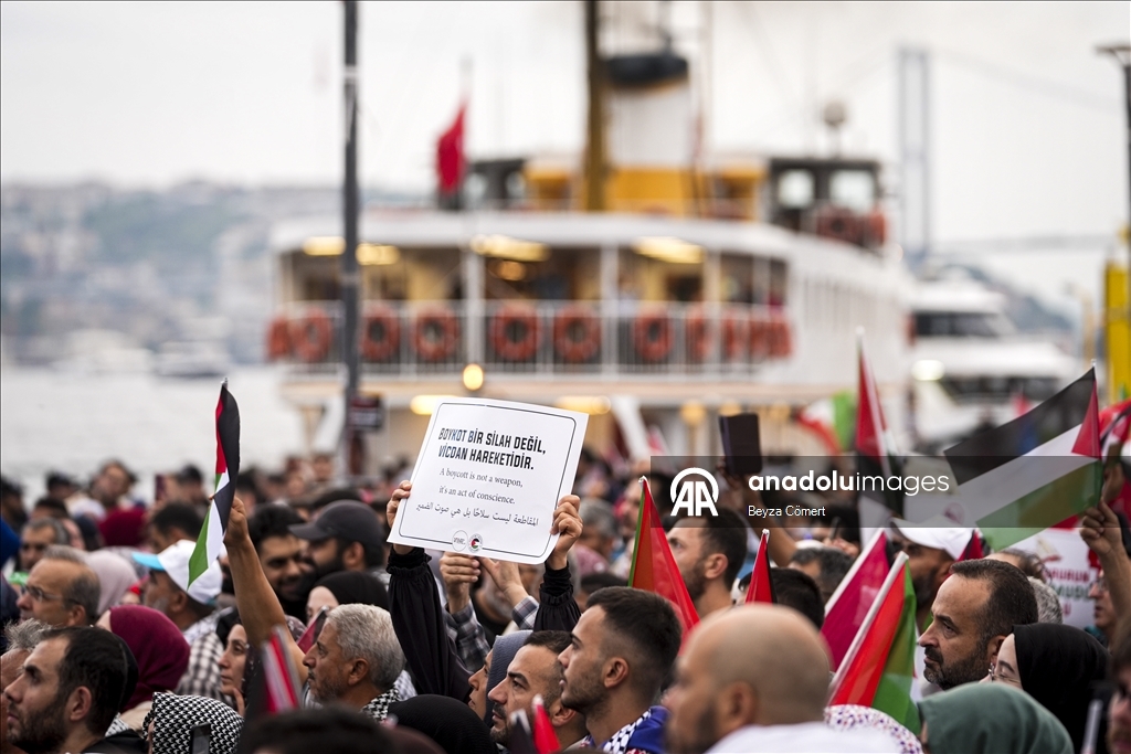 مسيرة في إسطنبول دعما لأسطول الصمود العالمي