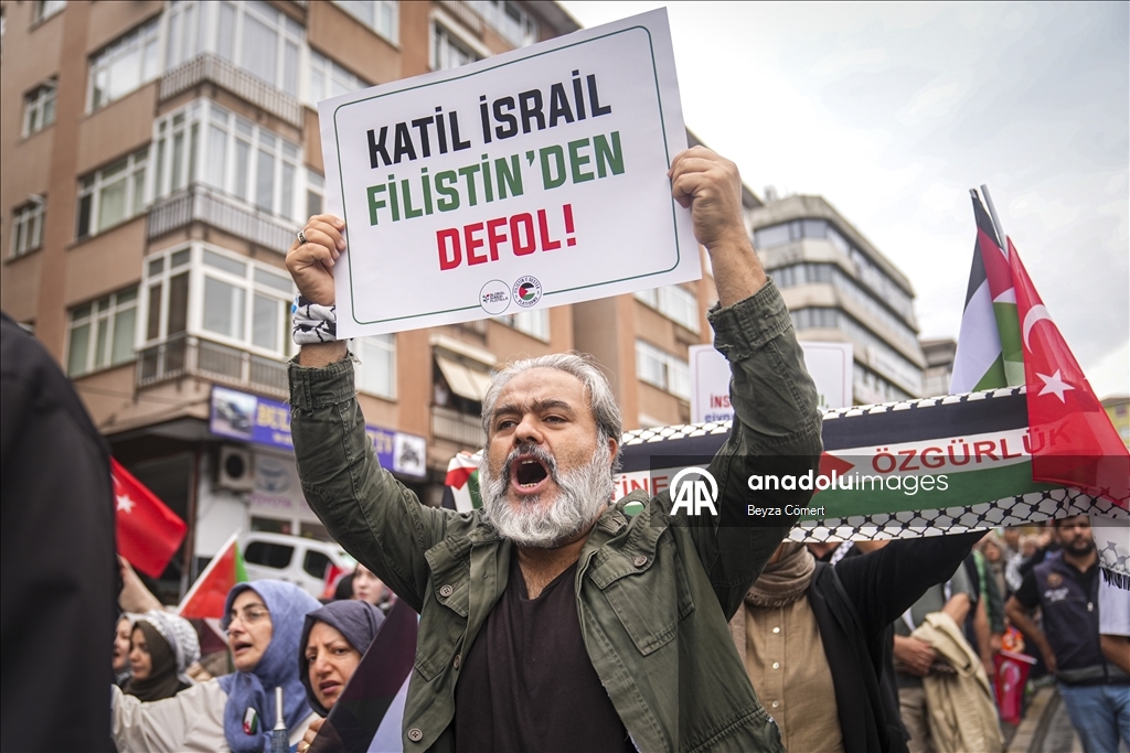 مسيرة في إسطنبول دعما لأسطول الصمود العالمي