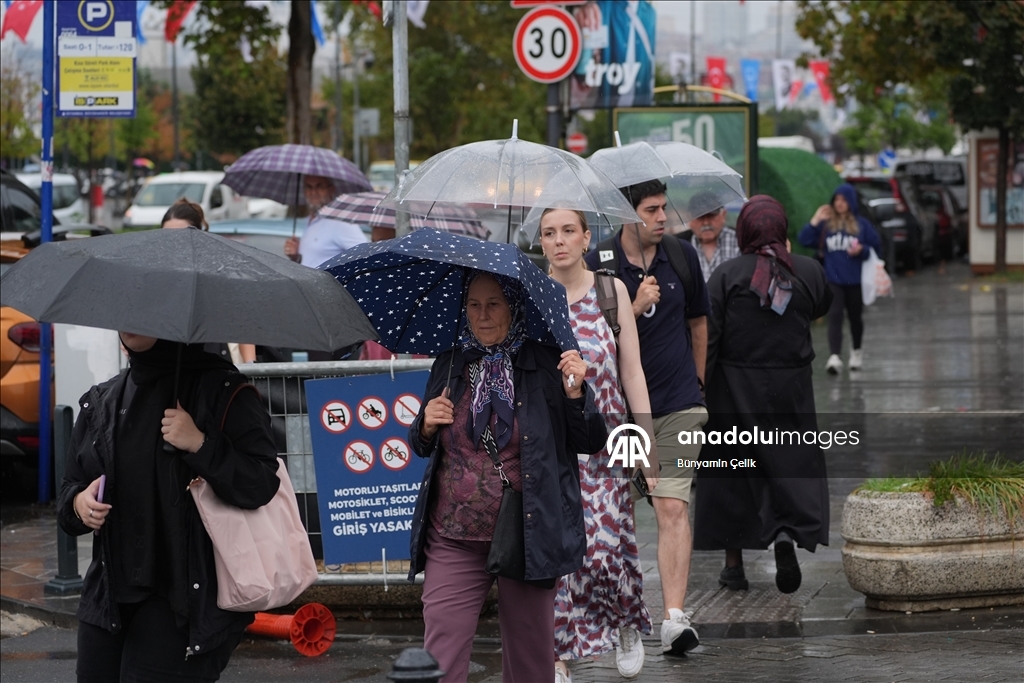 İstanbul'da yağış etkili oluyor