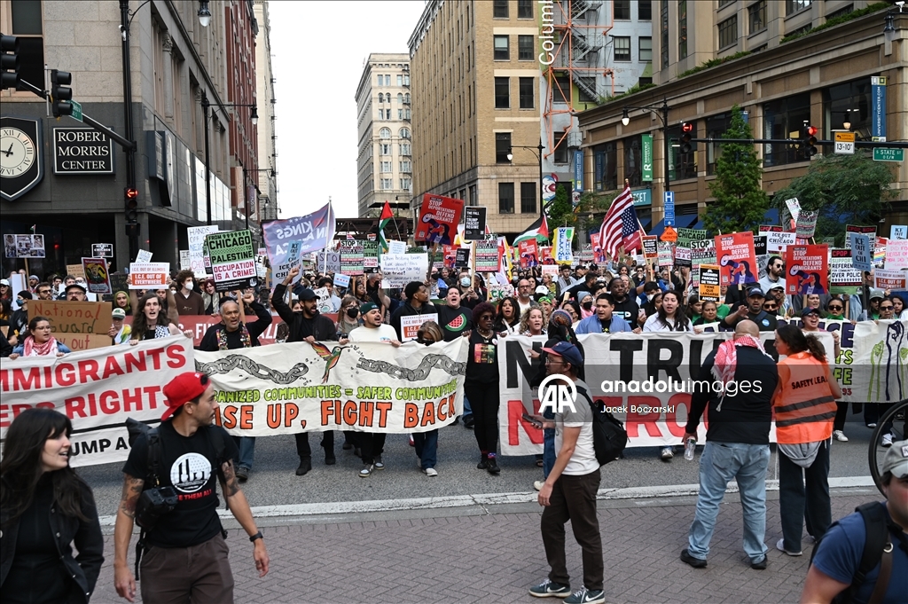 Протест против миграционной политики Трампа в Чикаго