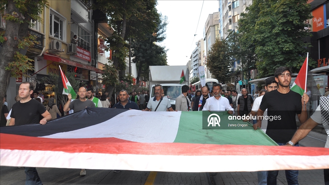 Küresel Sumud Filosu'na destek için birçok ilde yürüyüş düzenlendi