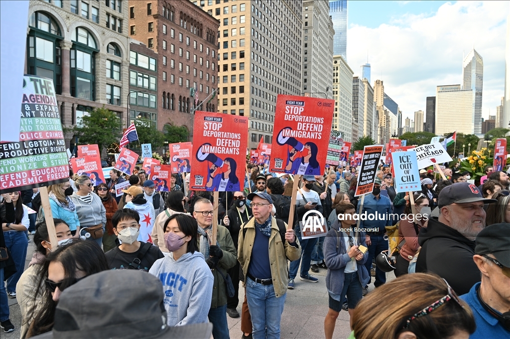 Протест против миграционной политики Трампа в Чикаго