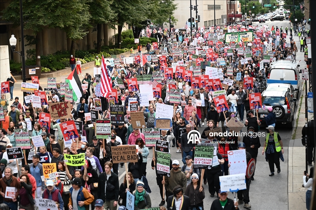 Протест против миграционной политики Трампа в Чикаго