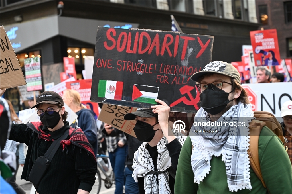 Протест против миграционной политики Трампа в Чикаго