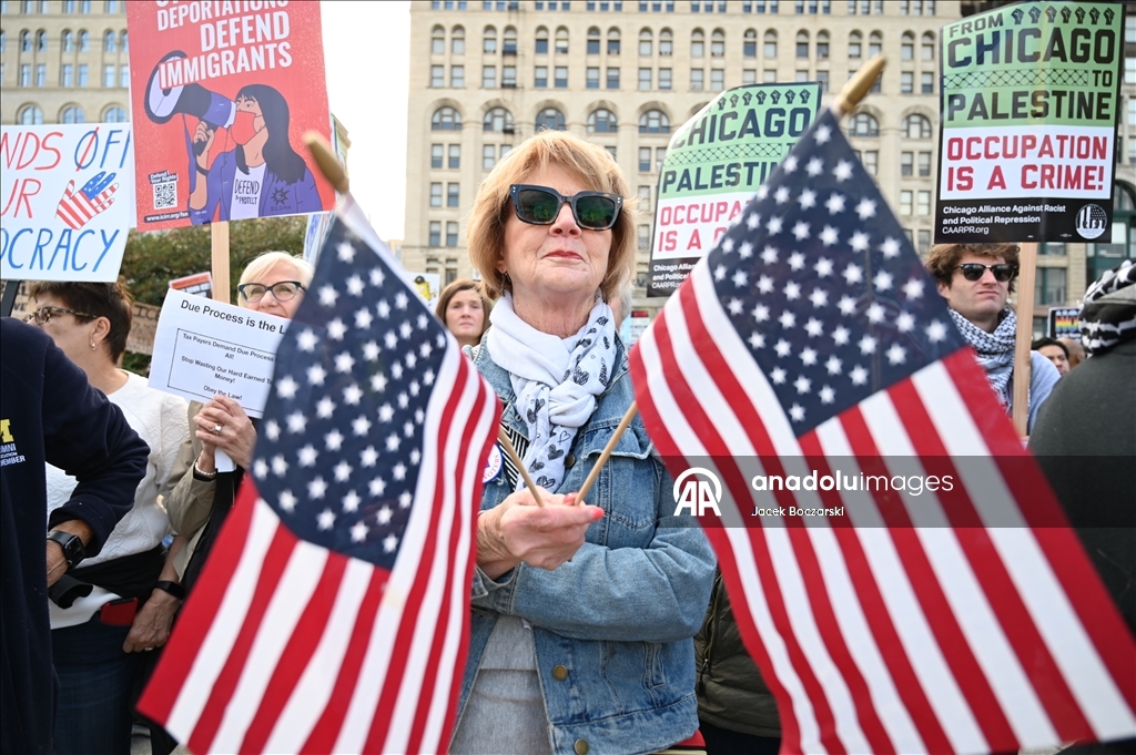 Протест против миграционной политики Трампа в Чикаго