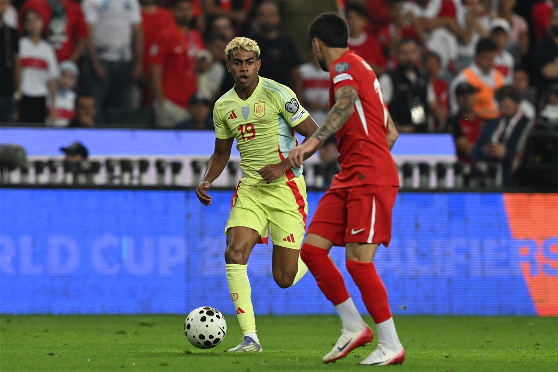A Milli Futbol Takımı, İspanya'ya mağlup oldu