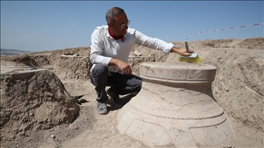 Van'daki Kevenli Kalesi kalıntısında çivi yazılı 76 pithos ortaya çıkarıldı