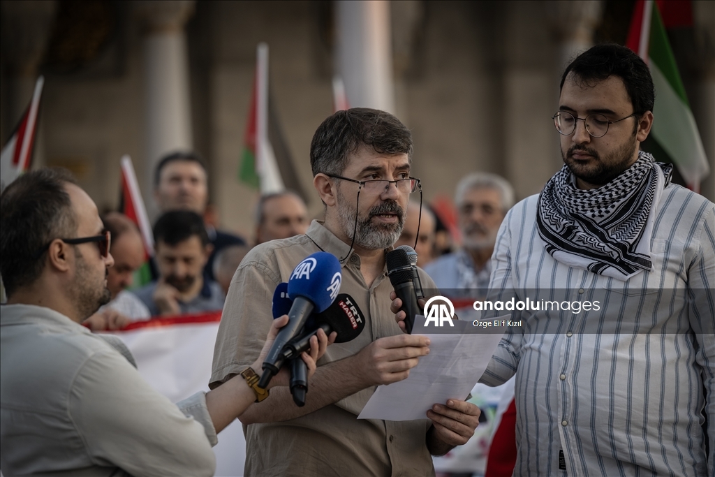 مئات الأتراك يتضامنون مع فلسطين و"أسطول الصمود العالمي"