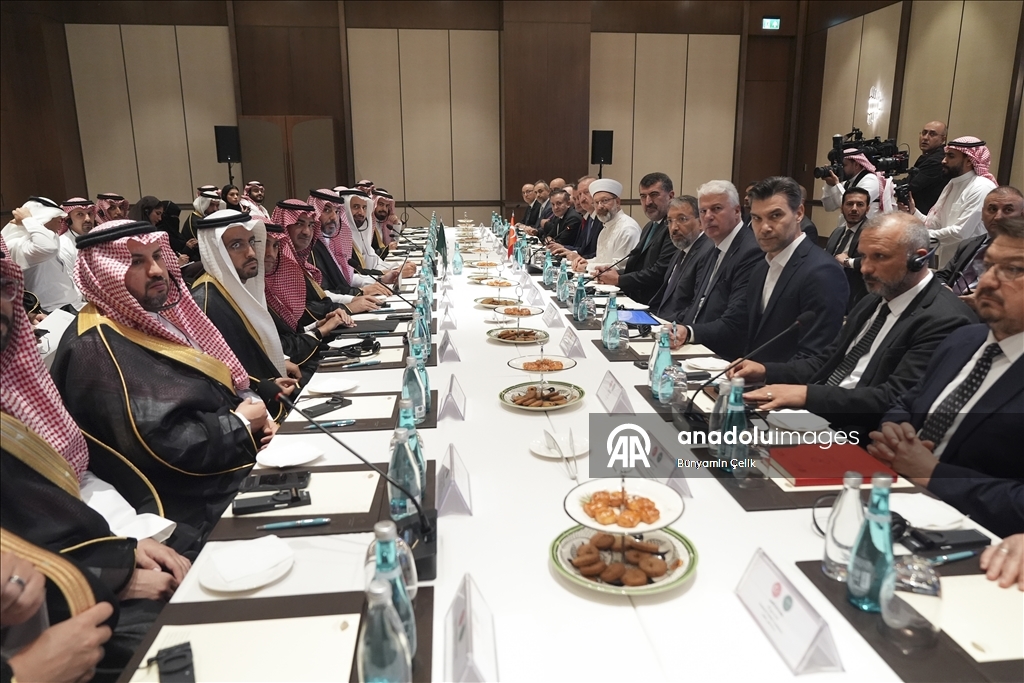 إسطنبول.. مباحثات تركية سعودية حول ملف الحج والعمرة
