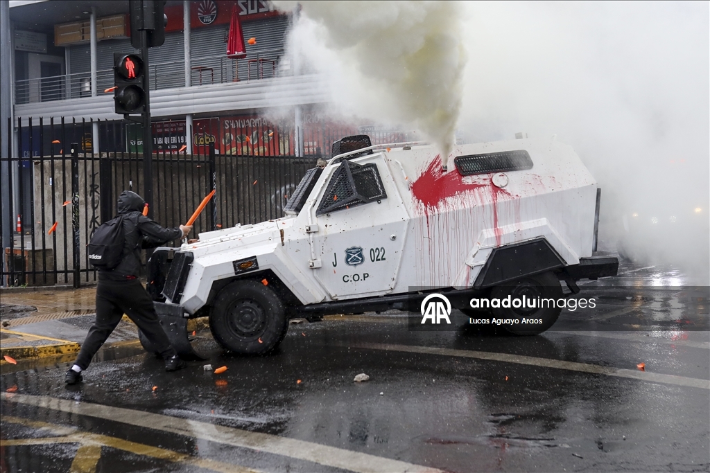 В Чили прошла акция протеста накануне 52-й годовщины военного переворота