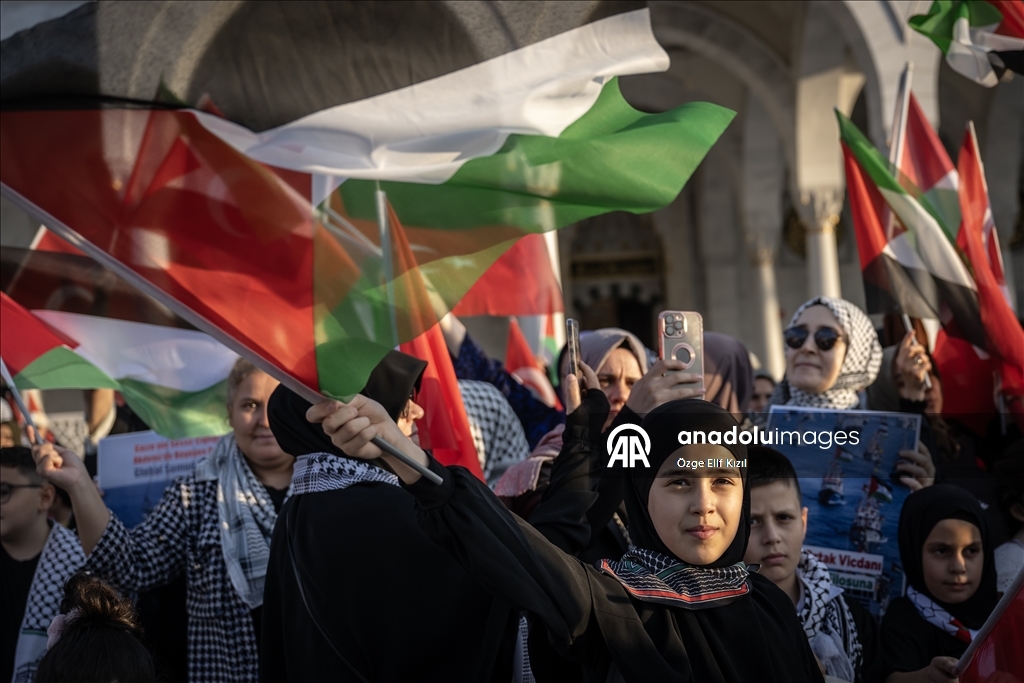 مئات الأتراك يتضامنون مع فلسطين و"أسطول الصمود العالمي"