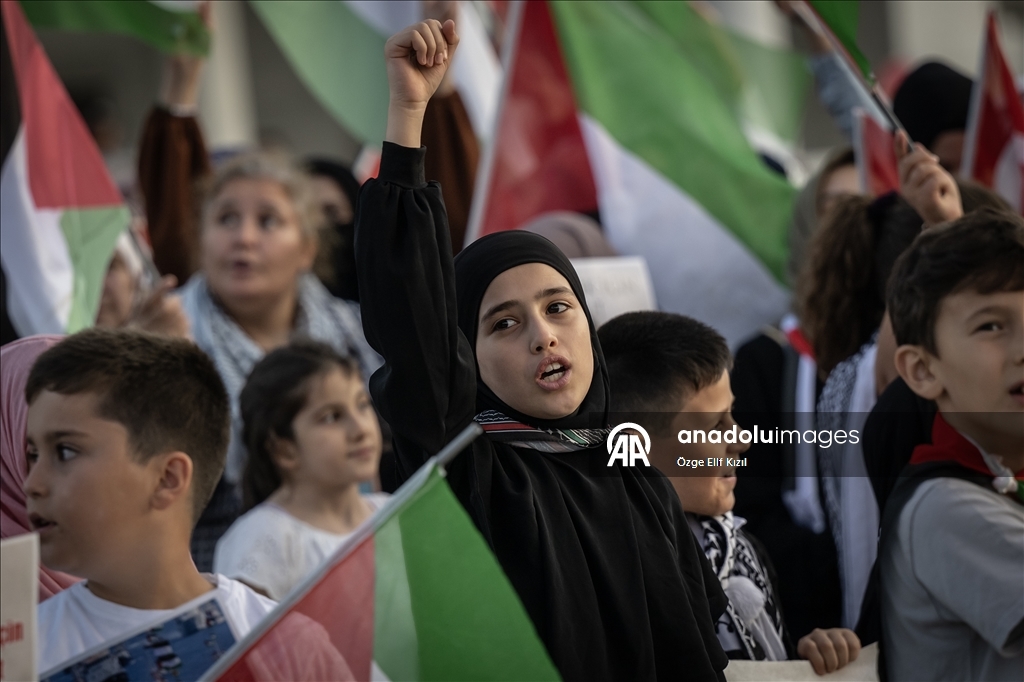 مئات الأتراك يتضامنون مع فلسطين و"أسطول الصمود العالمي"