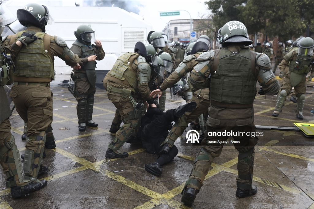 В Чили прошла акция протеста накануне 52-й годовщины военного переворота