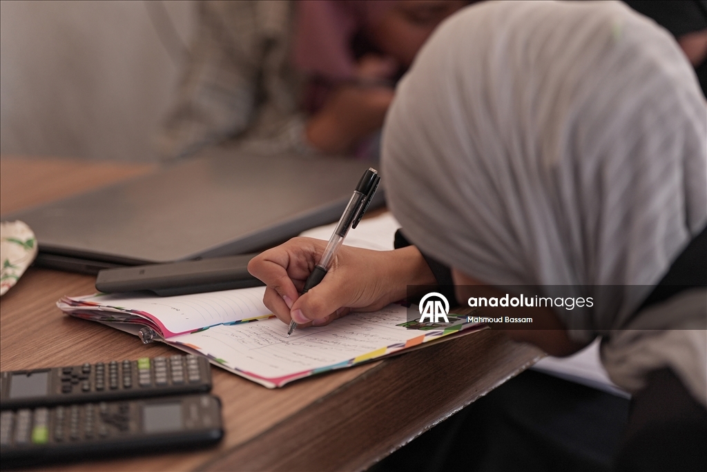 Students in Gaza prepare exams amid struggle of power and internet outages
