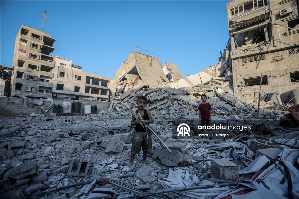 İsrail’in Gazze’de hedef aldığı El-Selam Kulesi tamamen yıkıldı