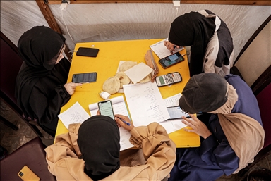 Students in Gaza prepare exams amid struggle of power and internet outages