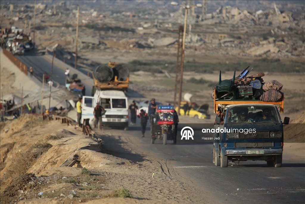 İsrail saldırıları nedeniyle Gazze’de Filistinlilerin göçü sürüyor