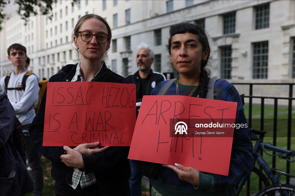 İsrail Cumhurbaşkanı Herzog Londra'da protesto edildi