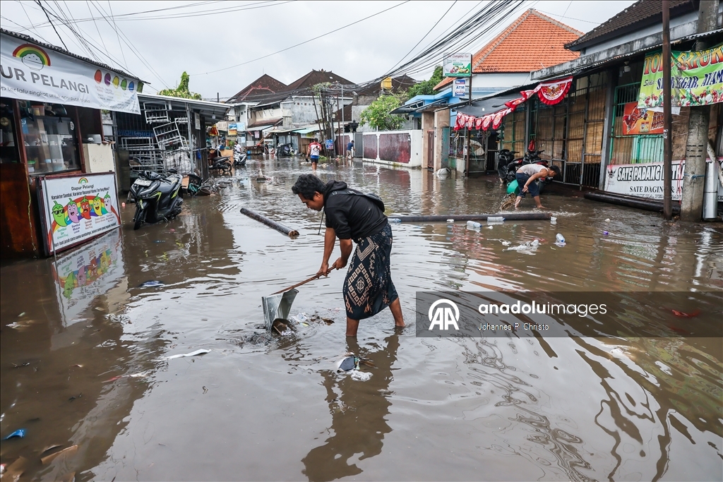 Endonezya'nın Bali Adası'nda şiddetli yağışların yol açtığı sellerde 6 kişi öldü