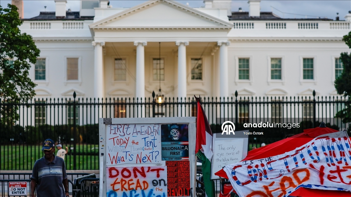Trump, Beyaz Saray'ın çevresindeki savaş karşıtı protesto çadırının kaldırılmasını emretti