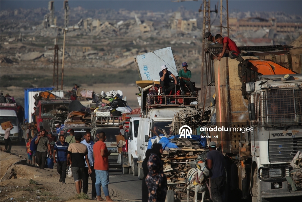 İsrail saldırıları nedeniyle Gazze’de Filistinlilerin göçü sürüyor