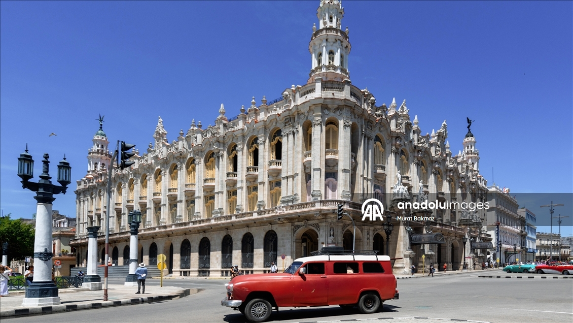 Küba’da zamanı durduran arabalar