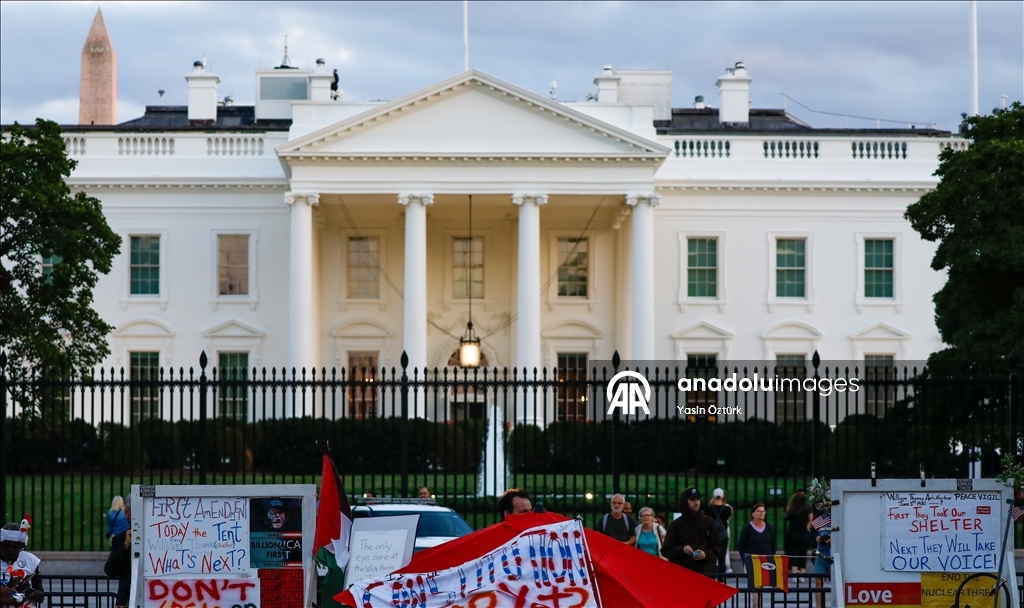 Trump, Beyaz Saray'ın çevresindeki savaş karşıtı protesto çadırının kaldırılmasını emretti