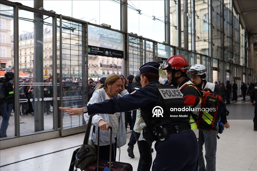 Fransa’da Bayrou’nun bütçe planına karşı protesto hareketi başladı