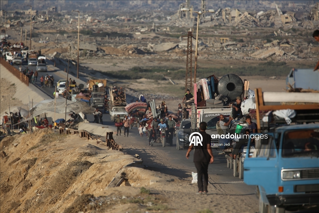 İsrail saldırıları nedeniyle Gazze’de Filistinlilerin göçü sürüyor