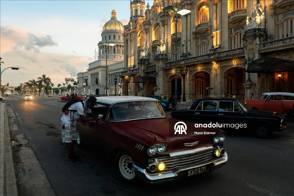 Küba’da zamanı durduran arabalar