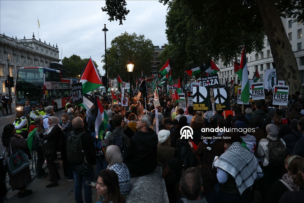 İsrail Cumhurbaşkanı Herzog Londra'da protesto edildi
