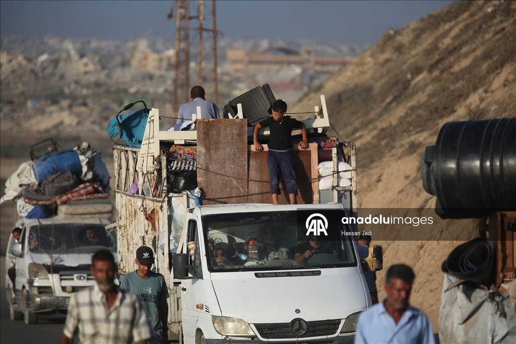 İsrail saldırıları nedeniyle Gazze’de Filistinlilerin göçü sürüyor