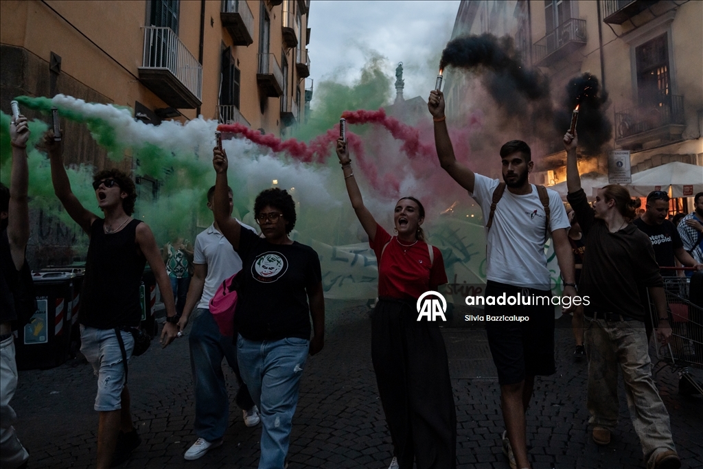 Napoli'deki Filistin destekçileri, Küresel Sumud Filosu’na yapılan saldırıyı protesto etti