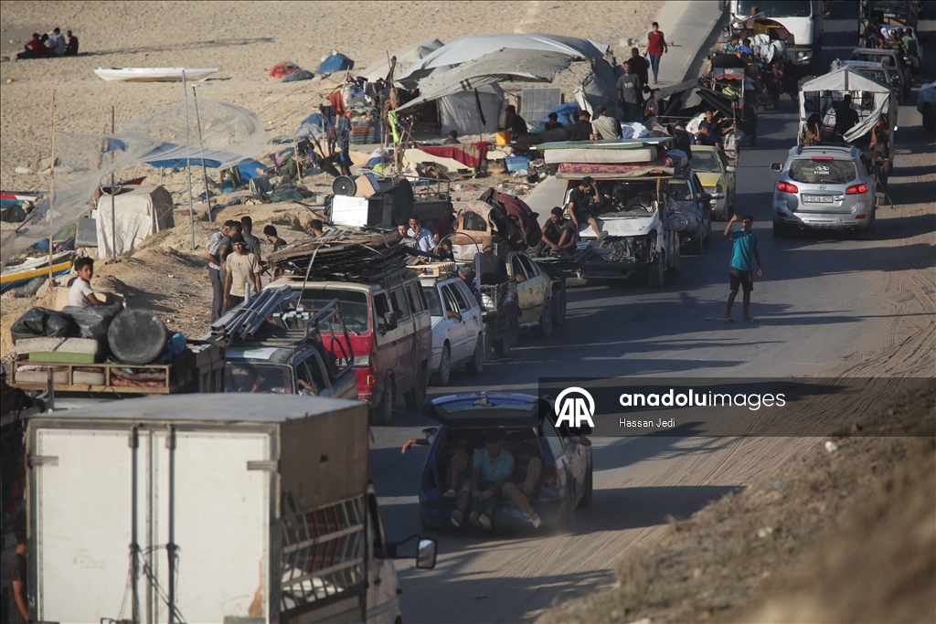 İsrail saldırıları nedeniyle Gazze’de Filistinlilerin göçü sürüyor