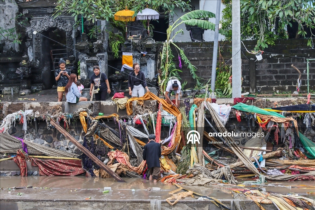 Endonezya'nın Bali Adası'nda şiddetli yağışların yol açtığı sellerde 6 kişi öldü