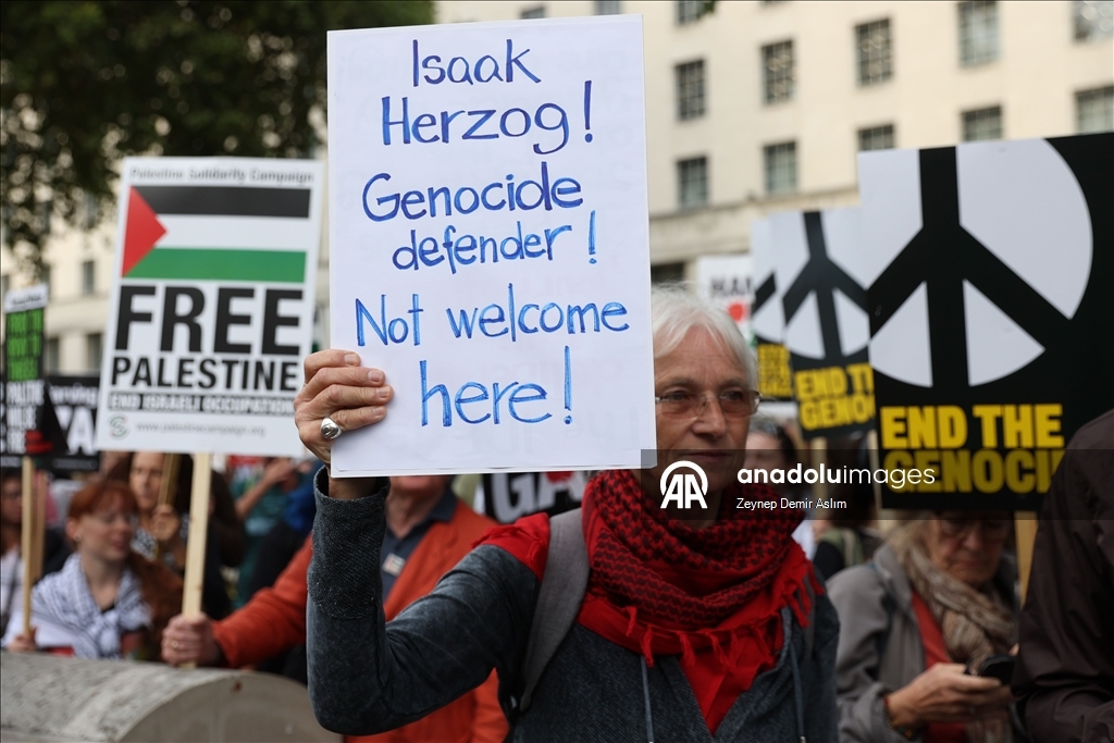 İsrail Cumhurbaşkanı Herzog Londra'da protesto edildi