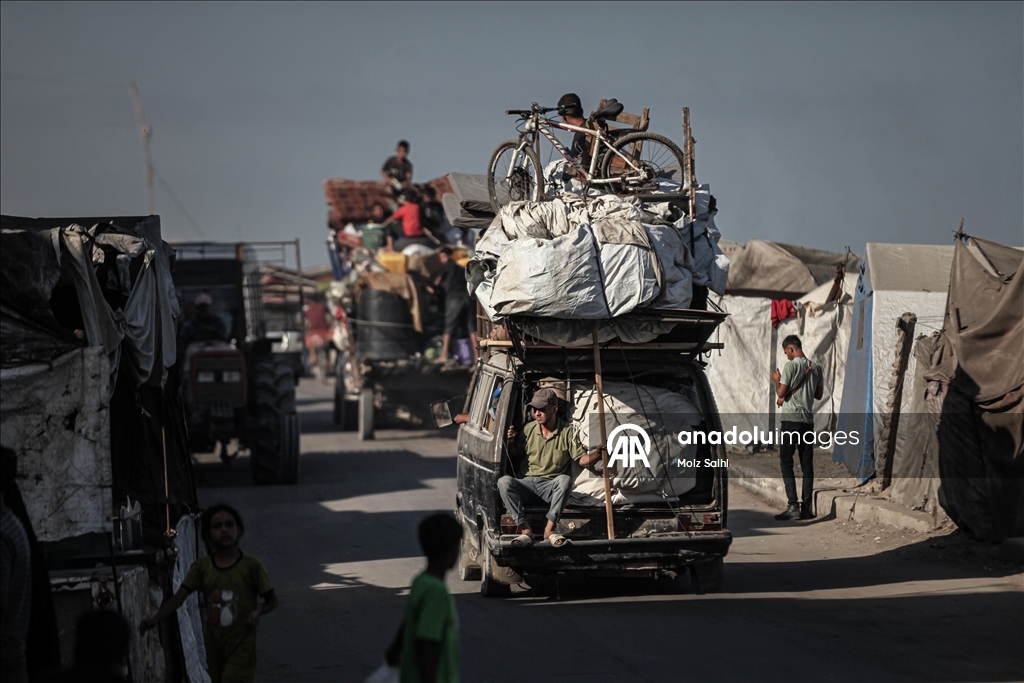 İsrail saldırıları nedeniyle Gazze’de Filistinlilerin göçü sürüyor