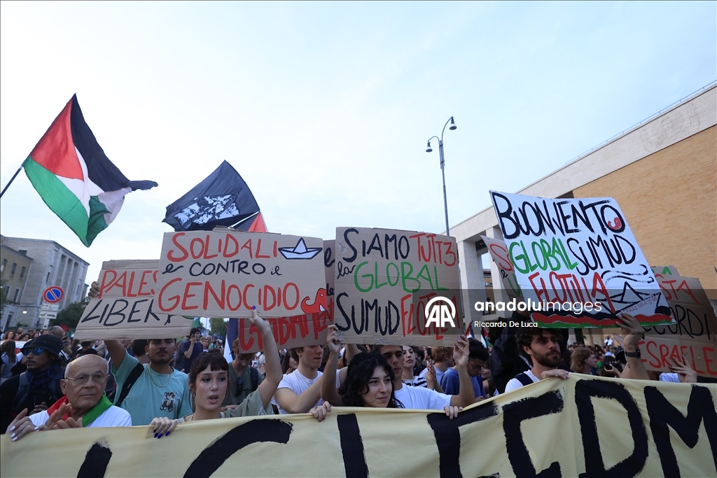 Roma’daki Filistin destekçileri, Küresel Sumud Filosu’na yapılan saldırıyı protesto etti