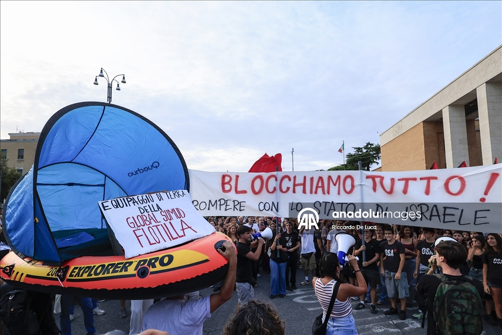 Roma’daki Filistin destekçileri, Küresel Sumud Filosu’na yapılan saldırıyı protesto etti