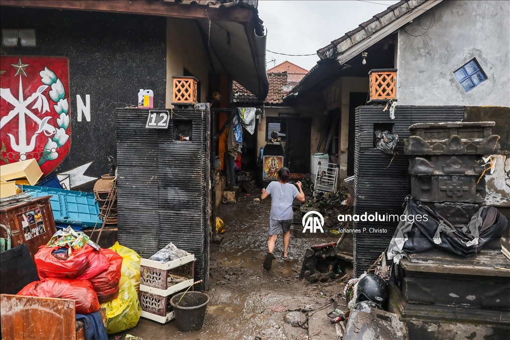 Endonezya'nın Bali Adası'nda şiddetli yağışların yol açtığı sellerde 6 kişi öldü
