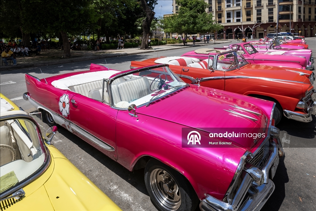 Küba’da zamanı durduran arabalar