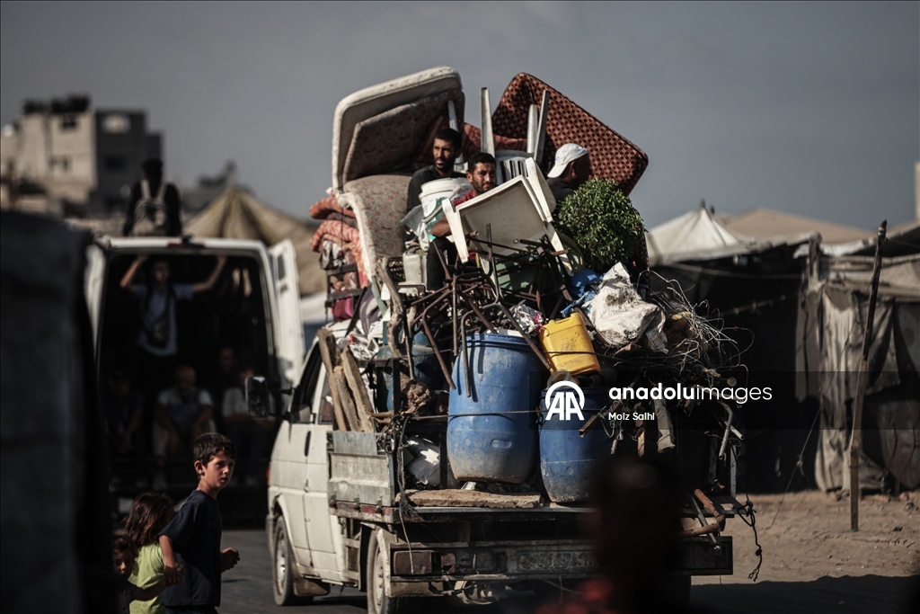 İsrail saldırıları nedeniyle Gazze’de Filistinlilerin göçü sürüyor