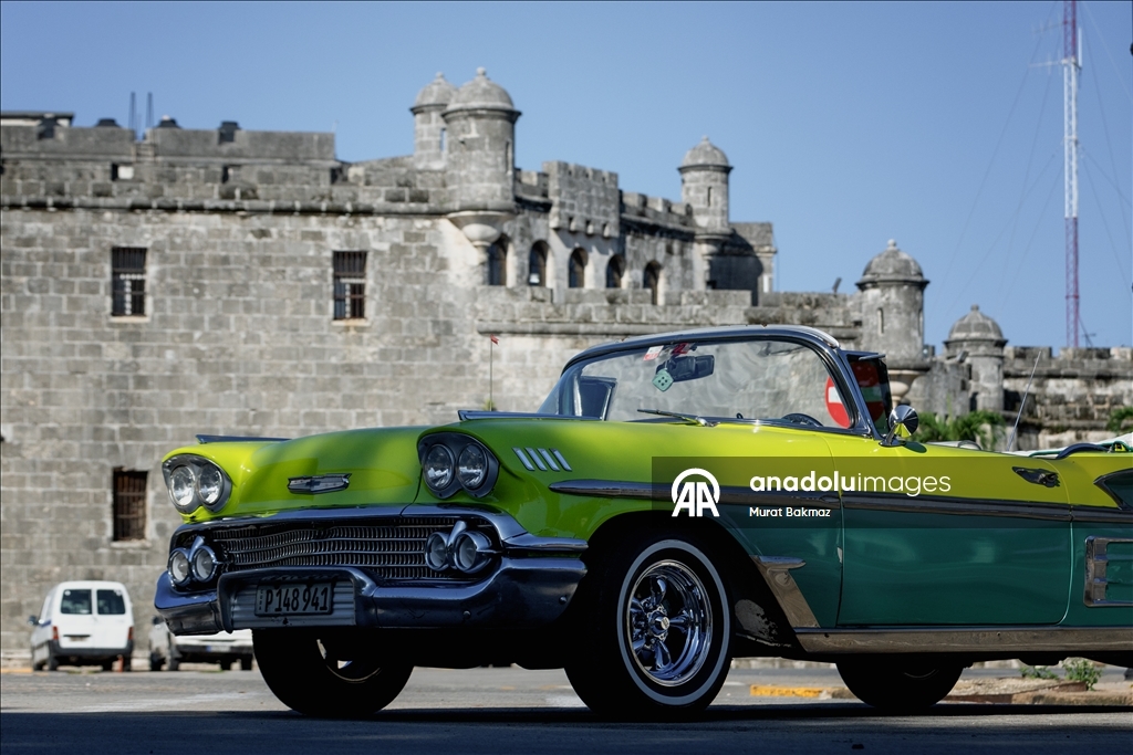 Küba’da zamanı durduran arabalar