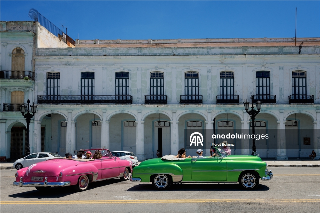 Küba’da zamanı durduran arabalar