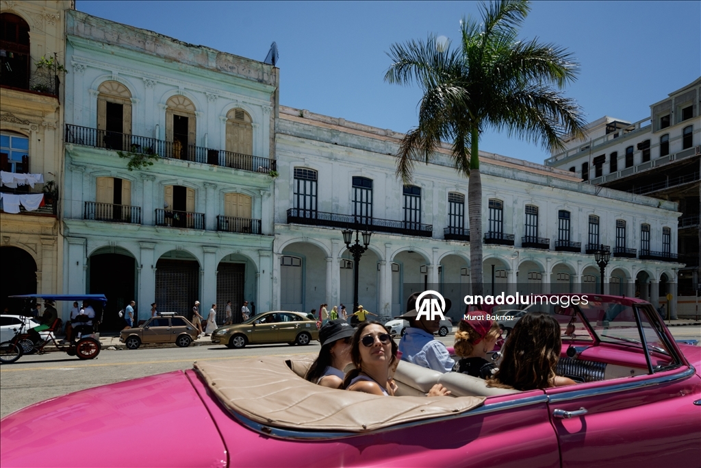 Küba’da zamanı durduran arabalar