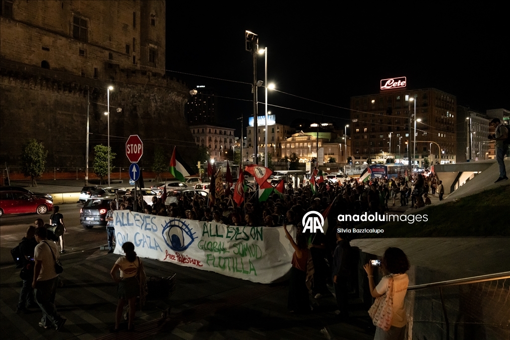 Napoli'deki Filistin destekçileri, Küresel Sumud Filosu’na yapılan saldırıyı protesto etti