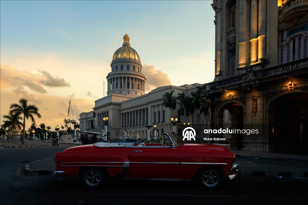 Küba’da zamanı durduran arabalar