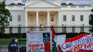 Trump, Beyaz Saray'ın çevresindeki savaş karşıtı protesto çadırının kaldırılmasını emretti