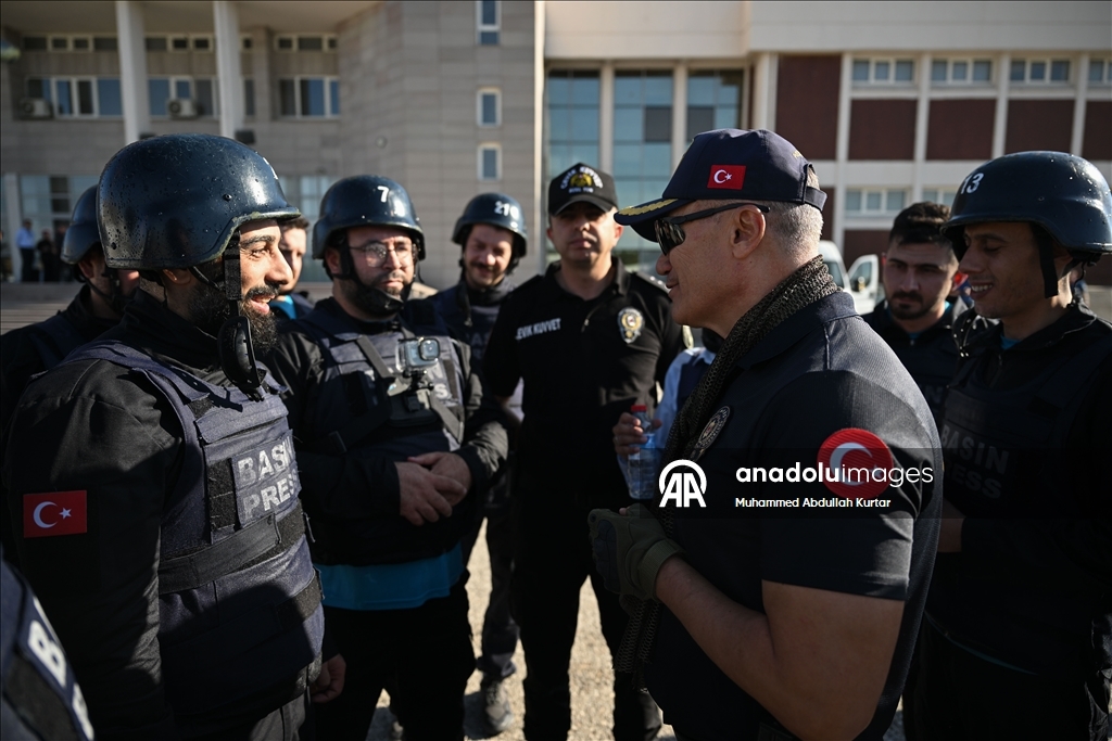Участников тренингов по военной журналистке «Анадолу» подготовили к работе в зоне боевых действий и чрезвычайных ситуаций